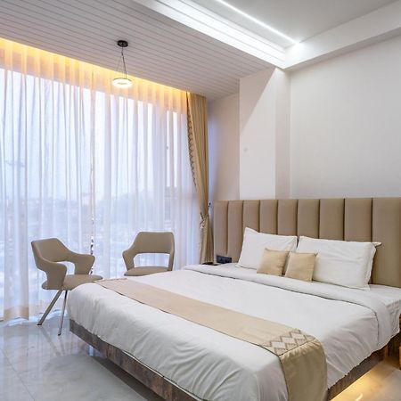 Hotel Darshan Executive Tuljapur Buitenkant foto