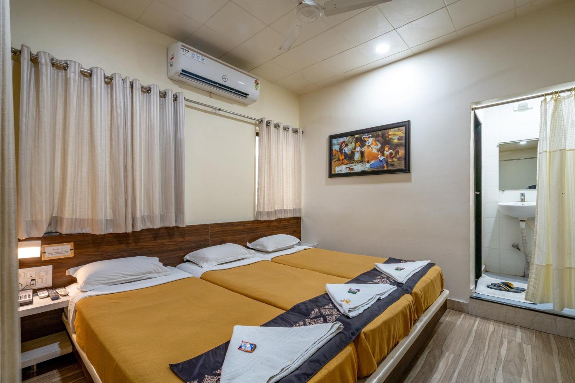 Hotel Darshan Executive Tuljapur Buitenkant foto