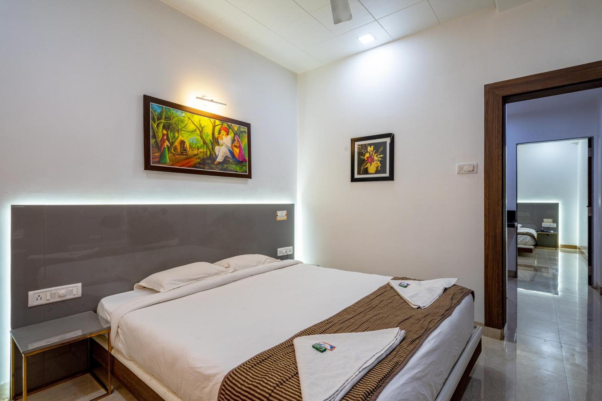 Hotel Darshan Executive Tuljapur Buitenkant foto