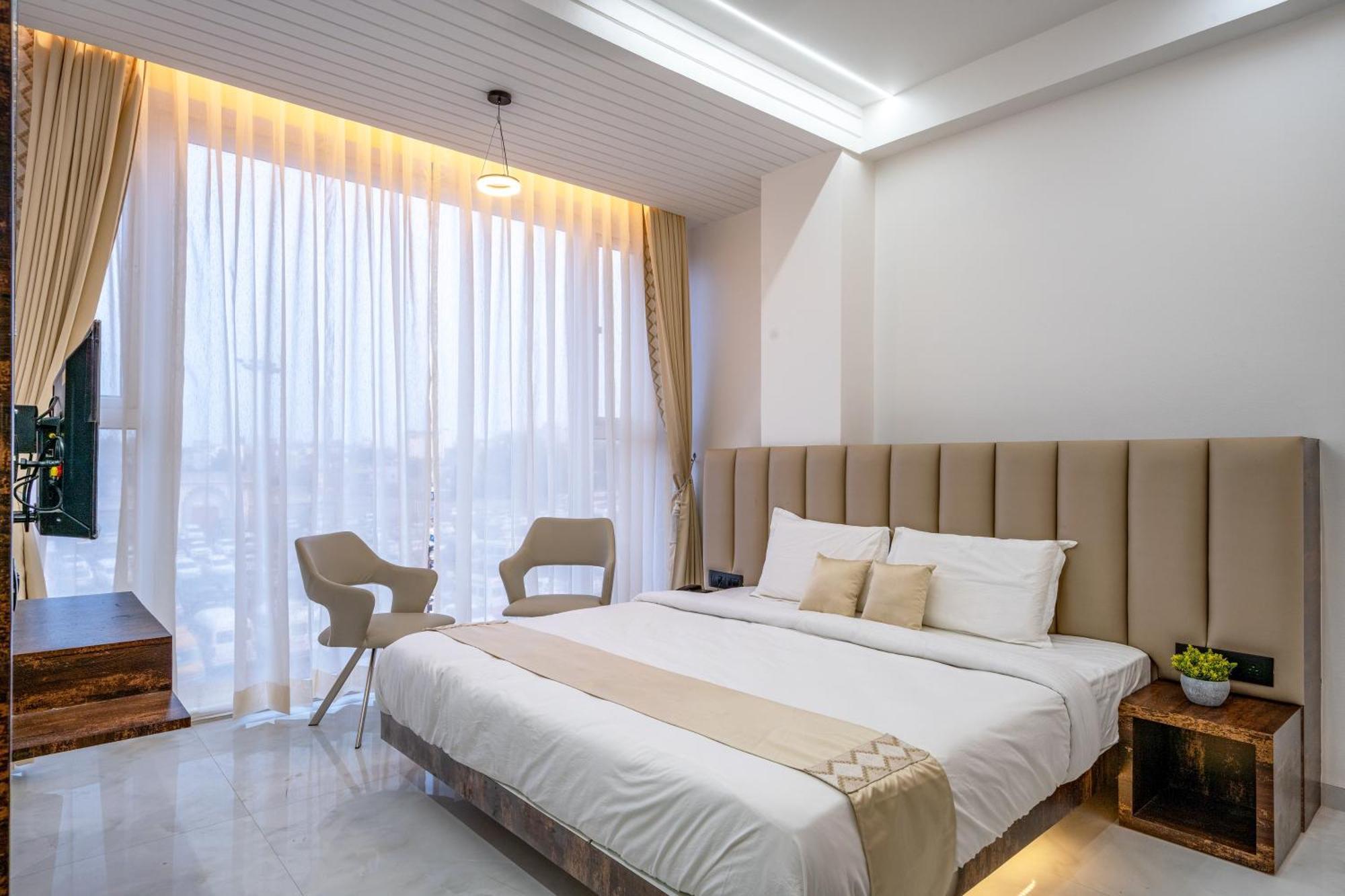 Hotel Darshan Executive Tuljapur Buitenkant foto