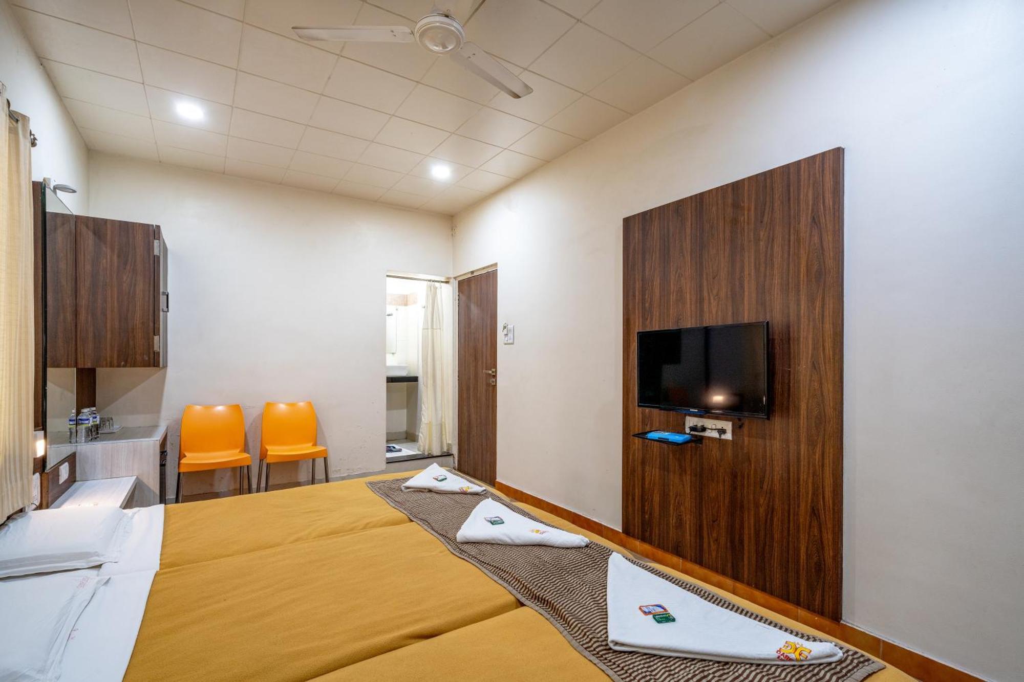 Hotel Darshan Executive Tuljapur Buitenkant foto