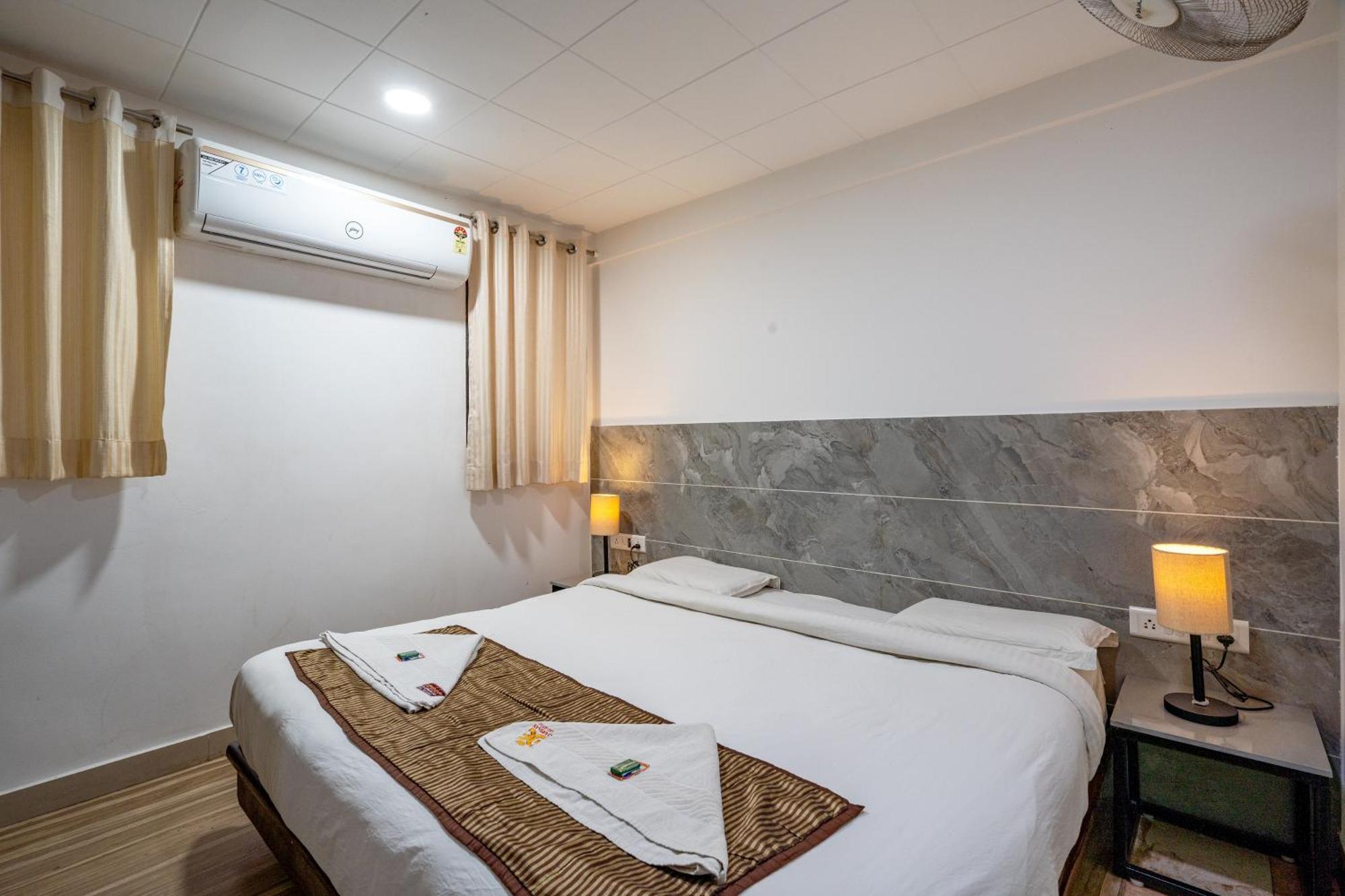 Hotel Darshan Executive Tuljapur Buitenkant foto